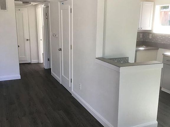 4th image of 2025 Bellevue Way NE