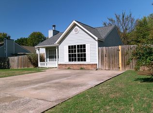 534 E Redbud Ln, Fayetteville, AR 72703