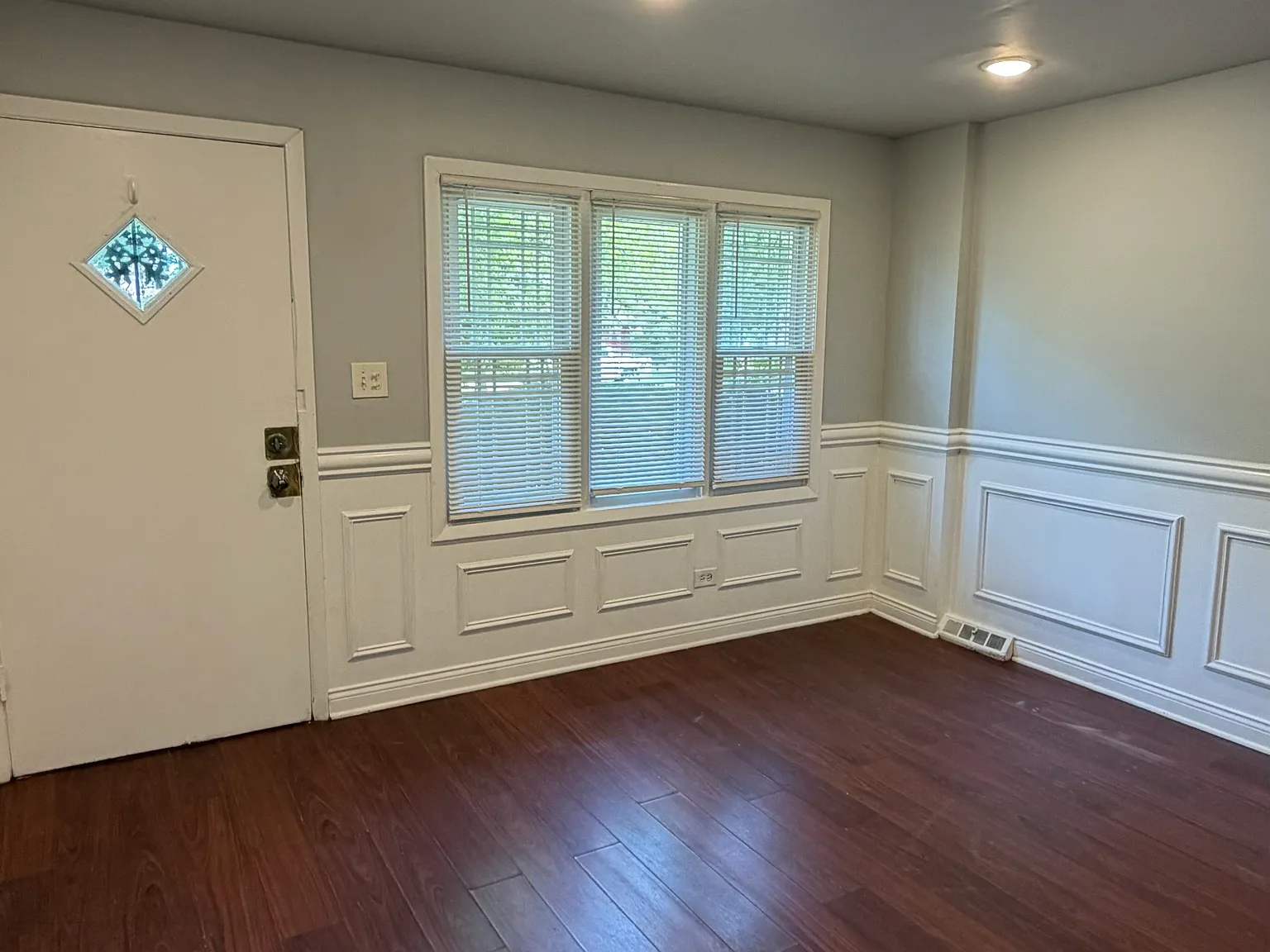 2 bed, 998 sqft, $1,995 — Photo 1