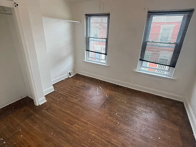 824 Winton St — Photo 17