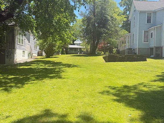5th image of 1713 E 5th Ave