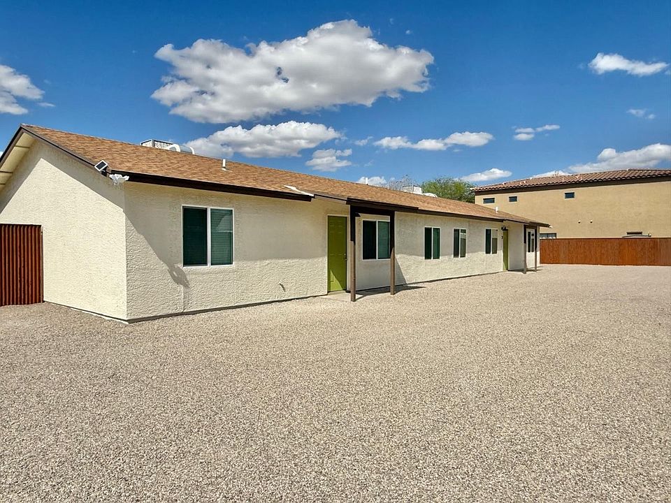 1st image of 2824 N Woodland Ave #1