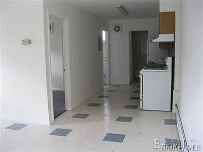 2nd image of 15 N Buckhout St APT B