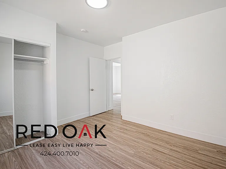 2410 La Salle Ave #2410 — Photo 16
