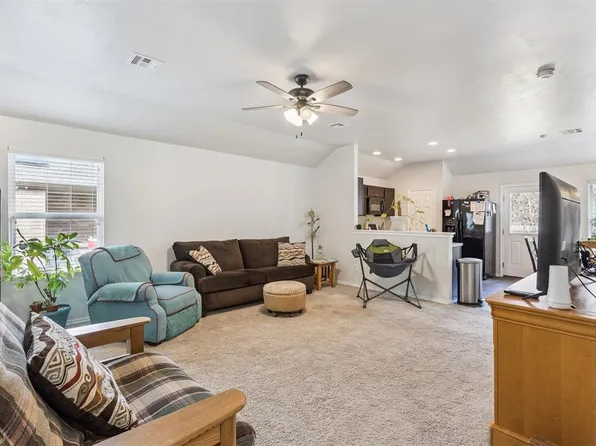 10124 Sussex Pl, The Village, OK 73120