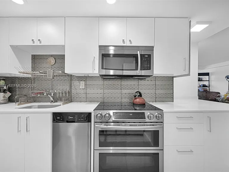 2401 Collins Ave #504 — Photo 13