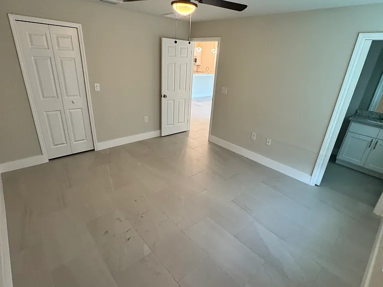 736 Gilbert Ave S — Photo 7