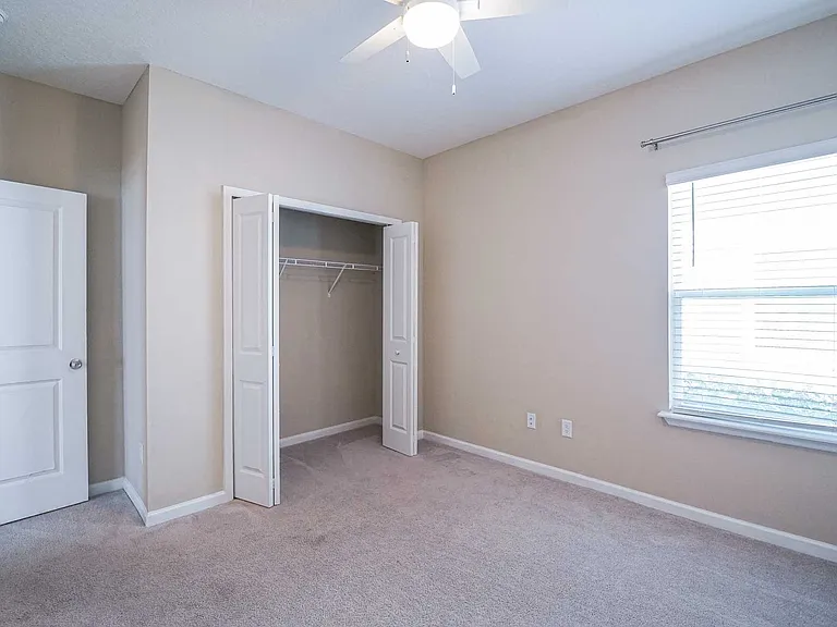 3935 Bloomfield Ct — Photo 9