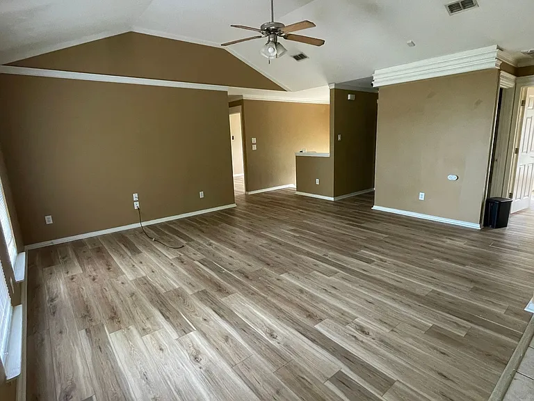 13823 Harold Dr — Photo 9
