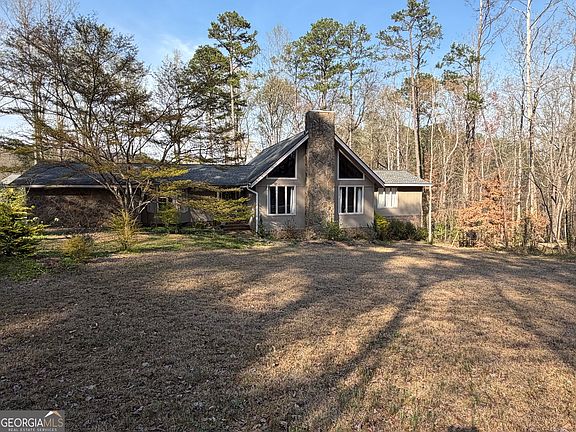 3rd image of 601 Pinecrest Dr