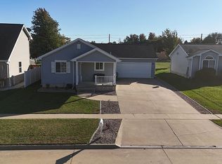 1505 Robertson Rd, Waverly, IA 50677