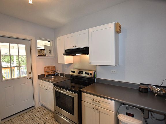 3rd image of 1020 W French Pl #3