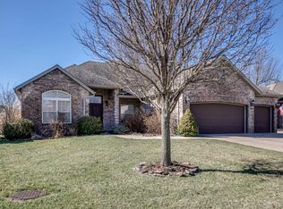 3226 W Village Ter, Springfield, MO 65810