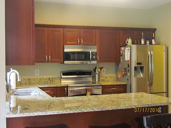 Kitchen w/upgrade appliances