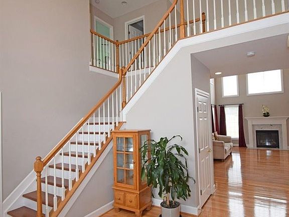 2nd image of 5842 Squires Gate Dr