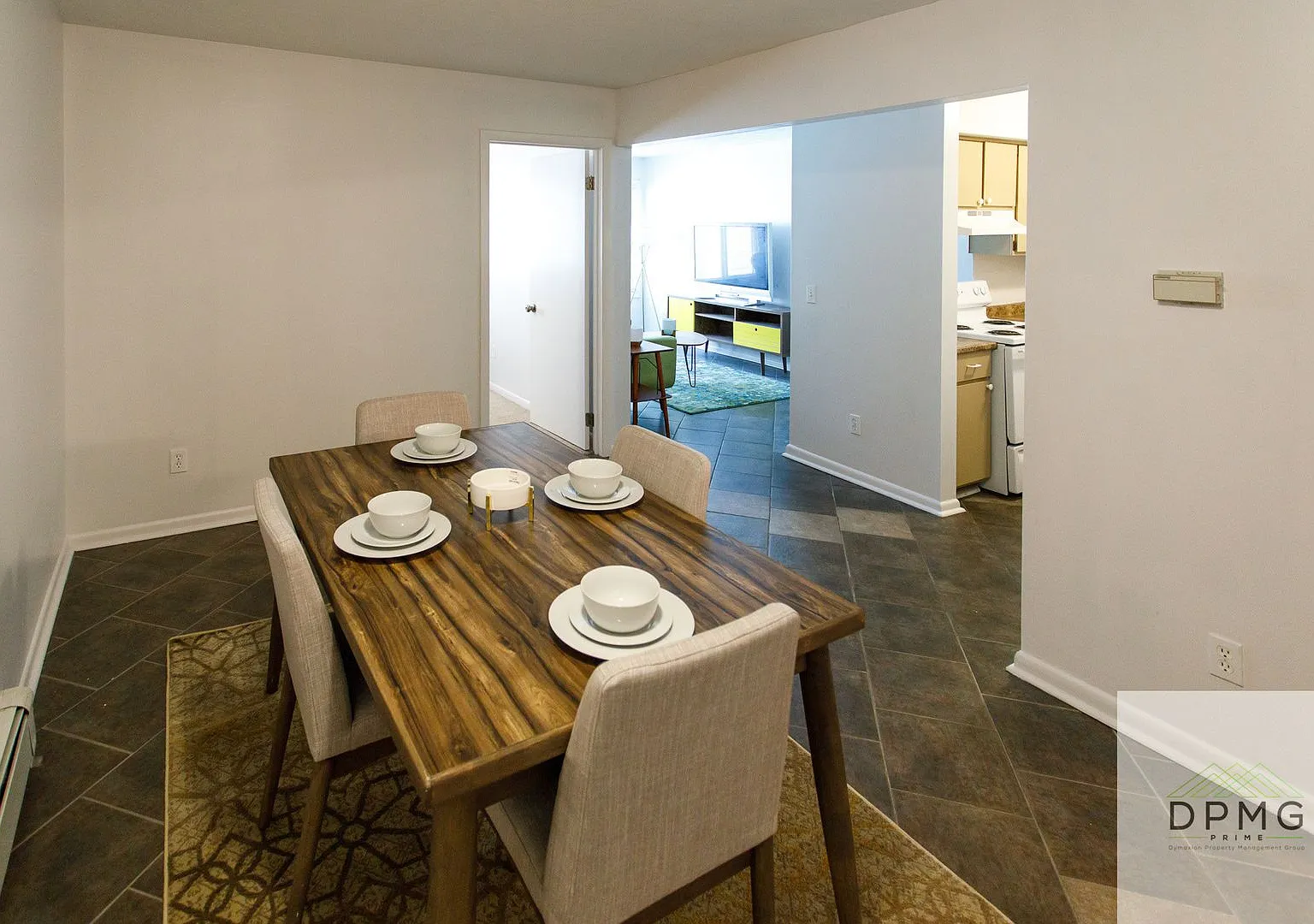 Welcome to 319 E. Hillsdale St. Lansing, MI 48933!! — Photo 4