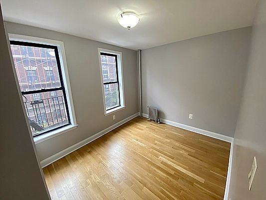 3rd image of 657 W 183rd St #47