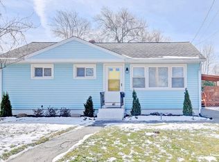 40 Easy Rudder Ln, West Haven, CT 06516