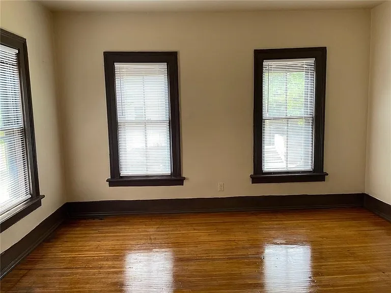 168 Gibbs St #4 — Photo 8