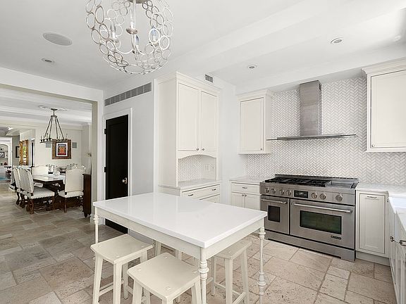 4th image of 290 W End Ave #2C