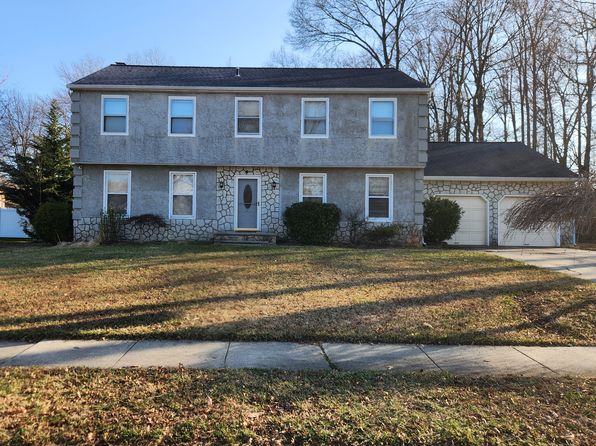 4 Oriole Dr