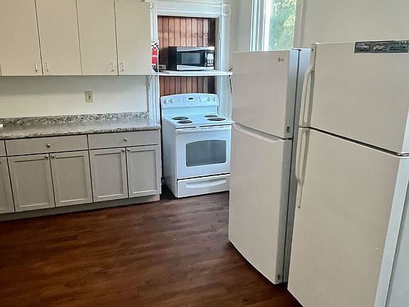 4th image of 2304 Victor St