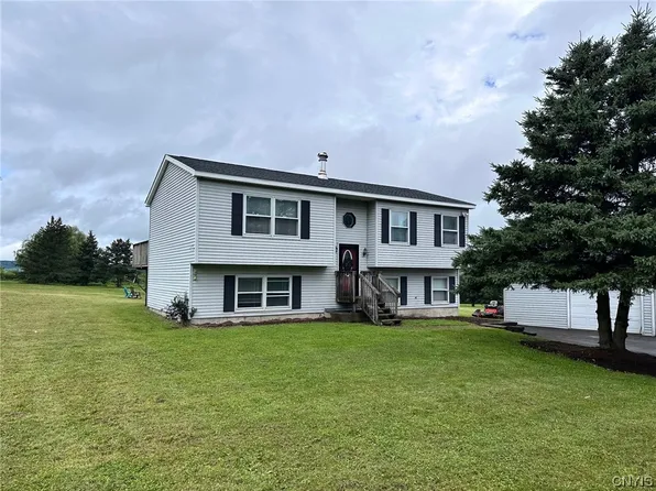 1085 Shackham Rd, Fabius, NY 13063