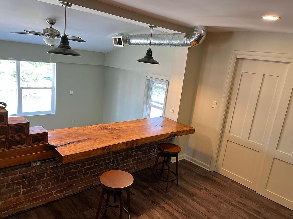 1st image of 110 N West St #1