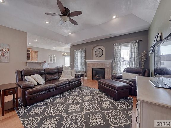 5th image of 681 Manchester Ln