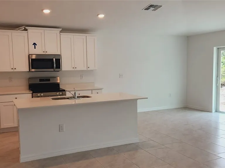 Progress Ave — Photo 5