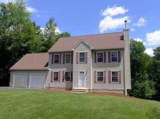 26 Breakneck Rd, Hudson, NH 03051
