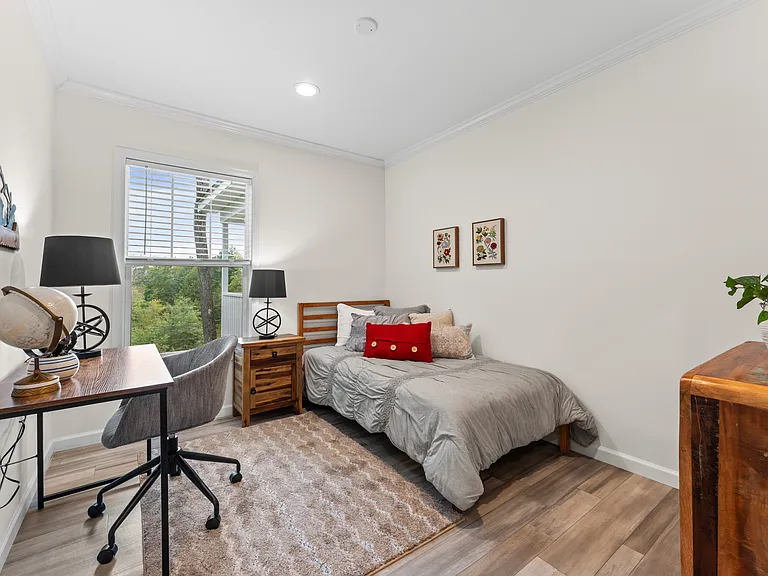 569 Ridge Crest Ln — Photo 15