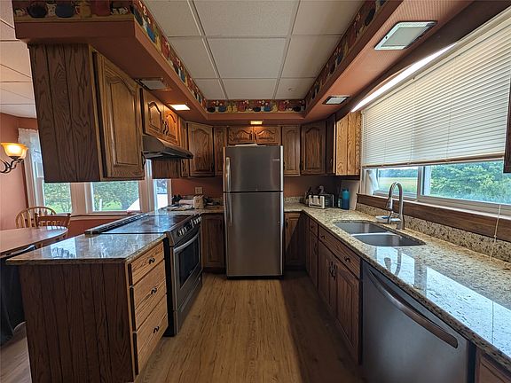 5th image of 8010 W Lake Rd