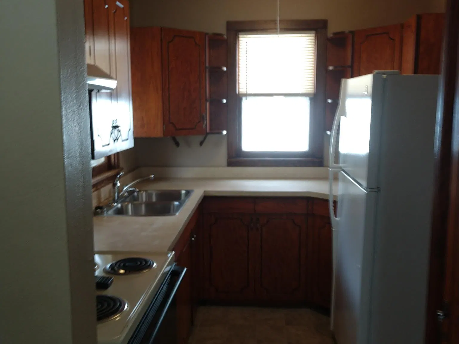 3 bed, 1500 sqft, $1,100 — Photo 4