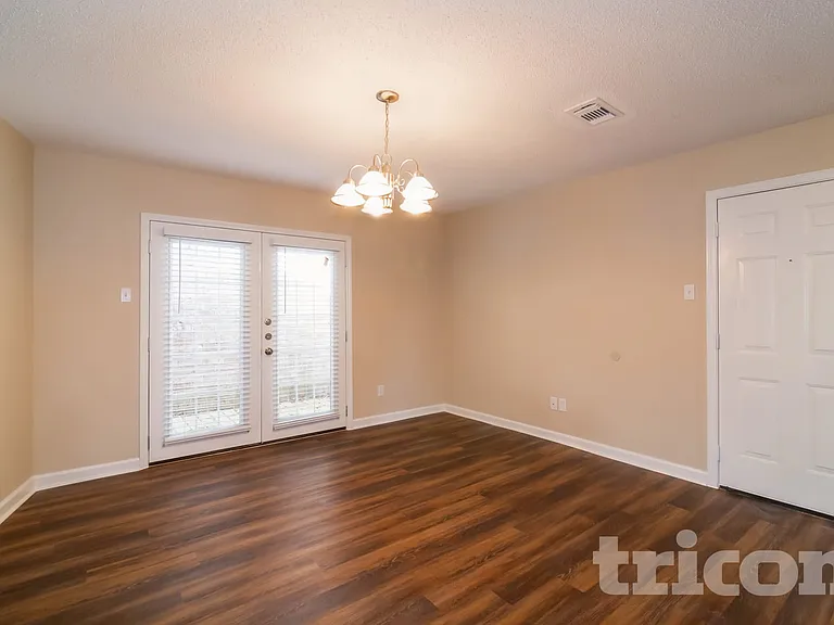 16027 Hidden Acres Dr — Photo 4