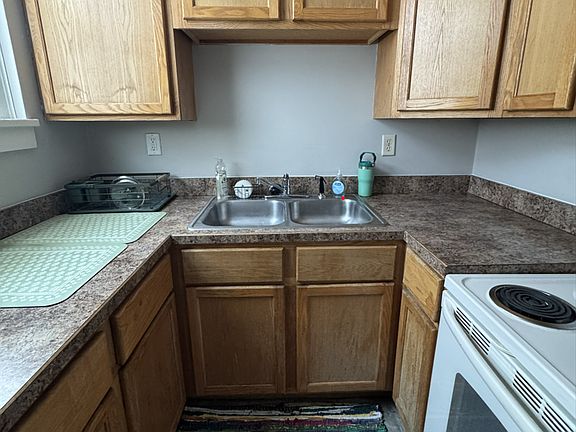 5th image of 2910 Dudley St APT 6