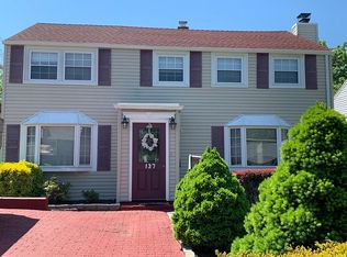 137 Heights Dr, Yonkers, NY