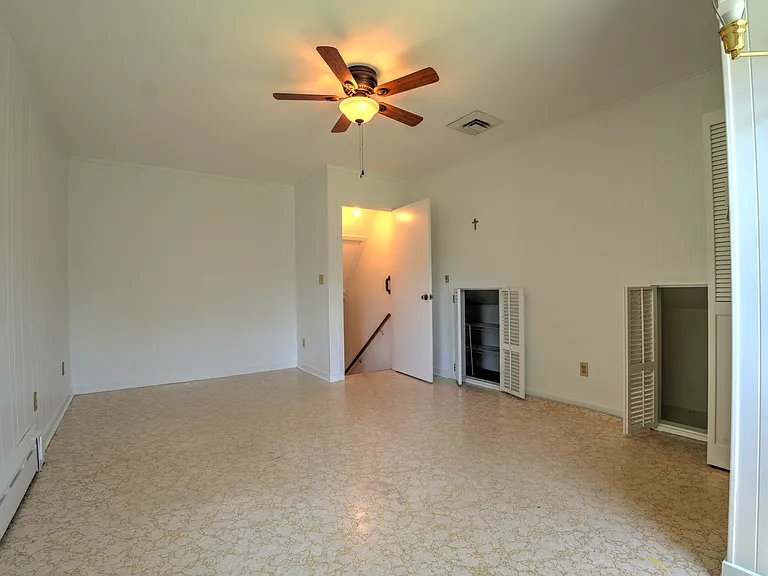 954 State Route 173 — Photo 15