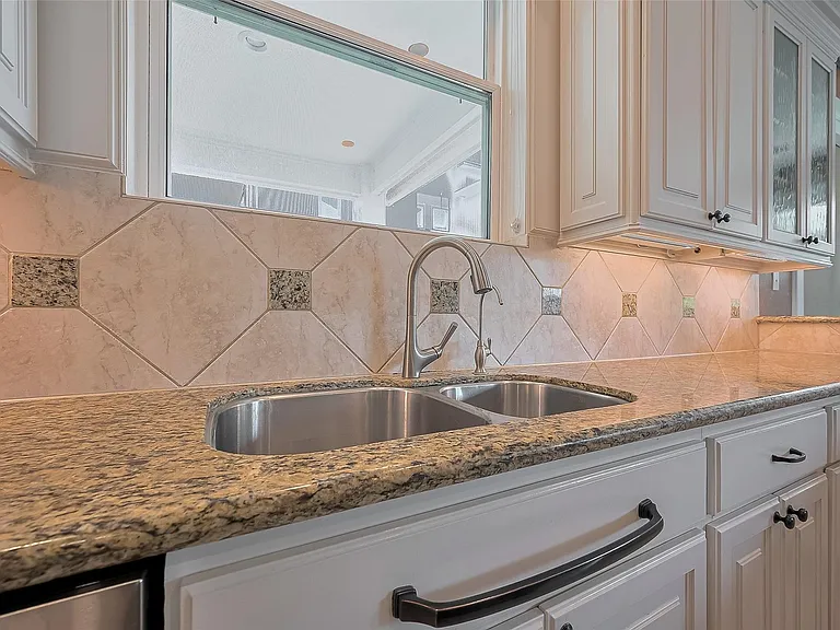 11826 Legend Manor Dr — Photo 15