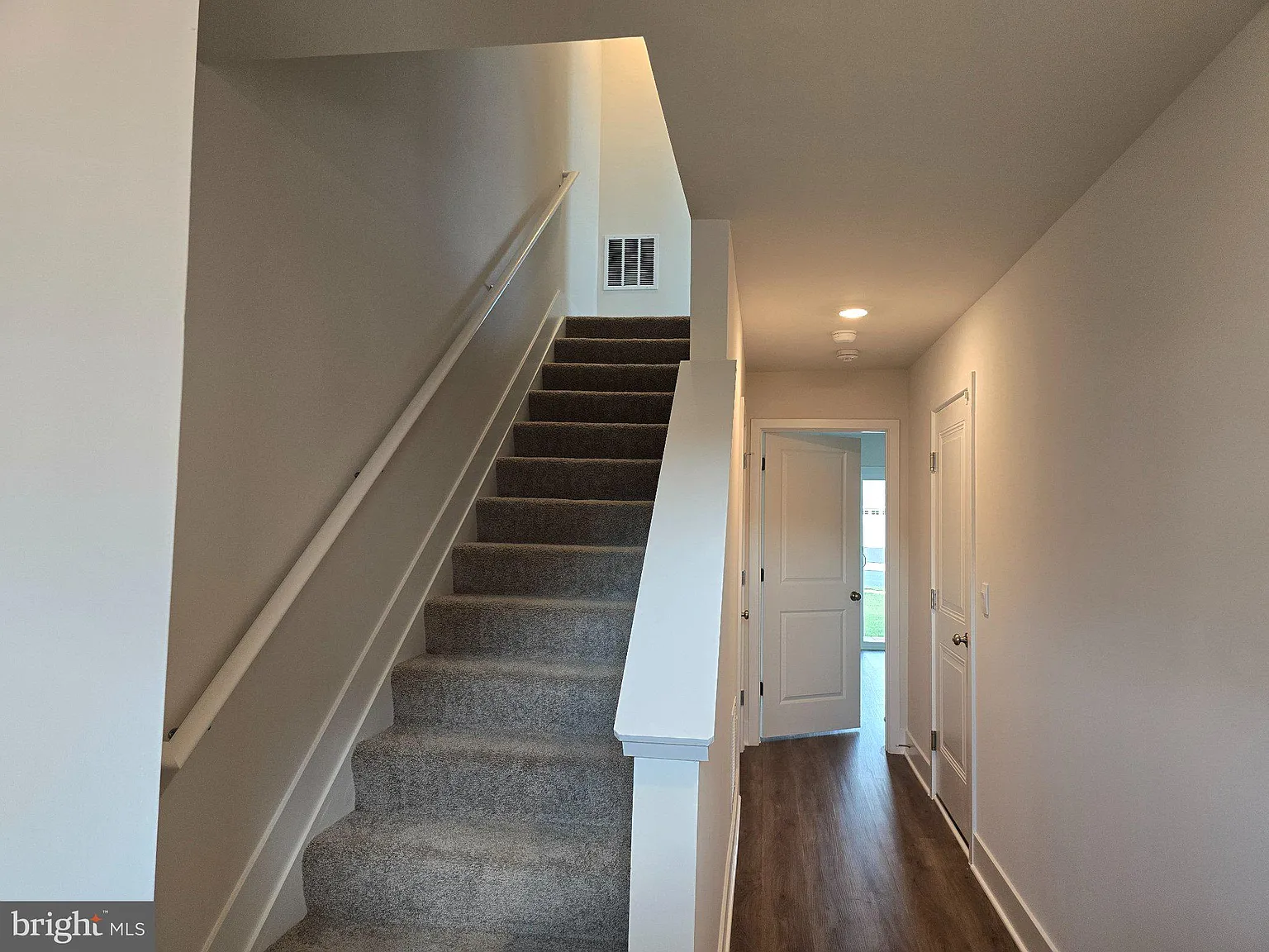 4 bed, 3.5 bath, 1889 sqft, $2,500 — Photo 4