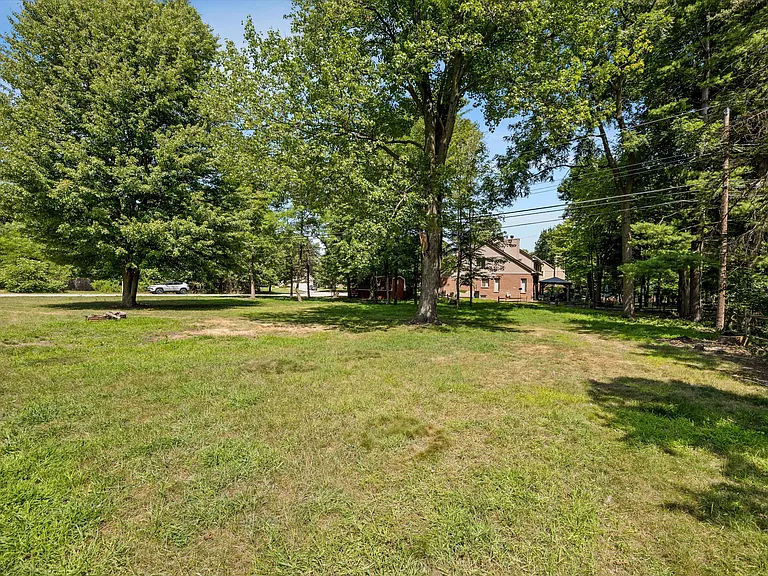 4790 Belzair Dr — Photo 28