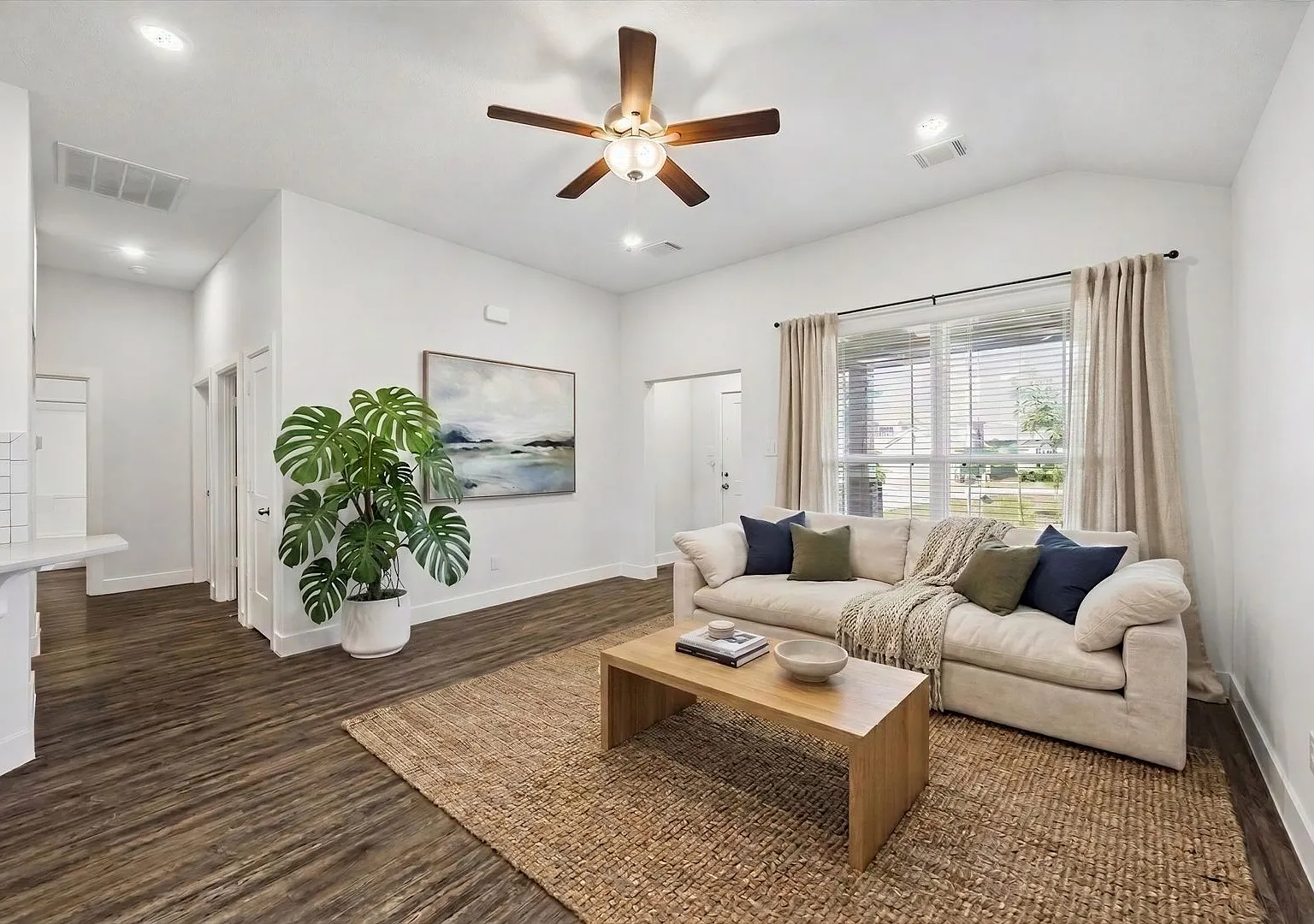 Move-In Ready Home in Conroe Northeast for Lease! — Photo 3