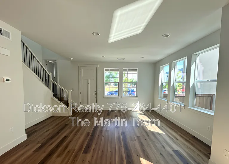 1365 Vine Gate Rd — Photo 2