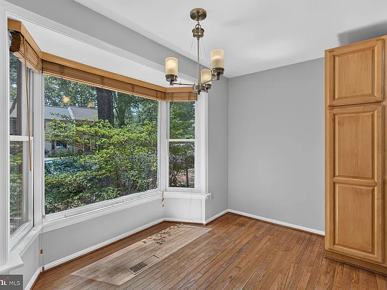 8228 Goldstream Ct — Photo 14