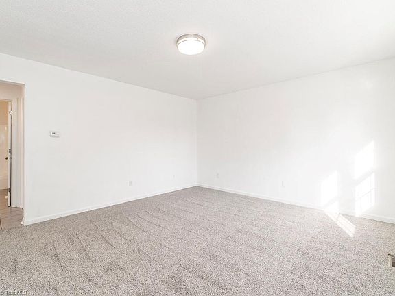 4th image of 525 Texas Ave