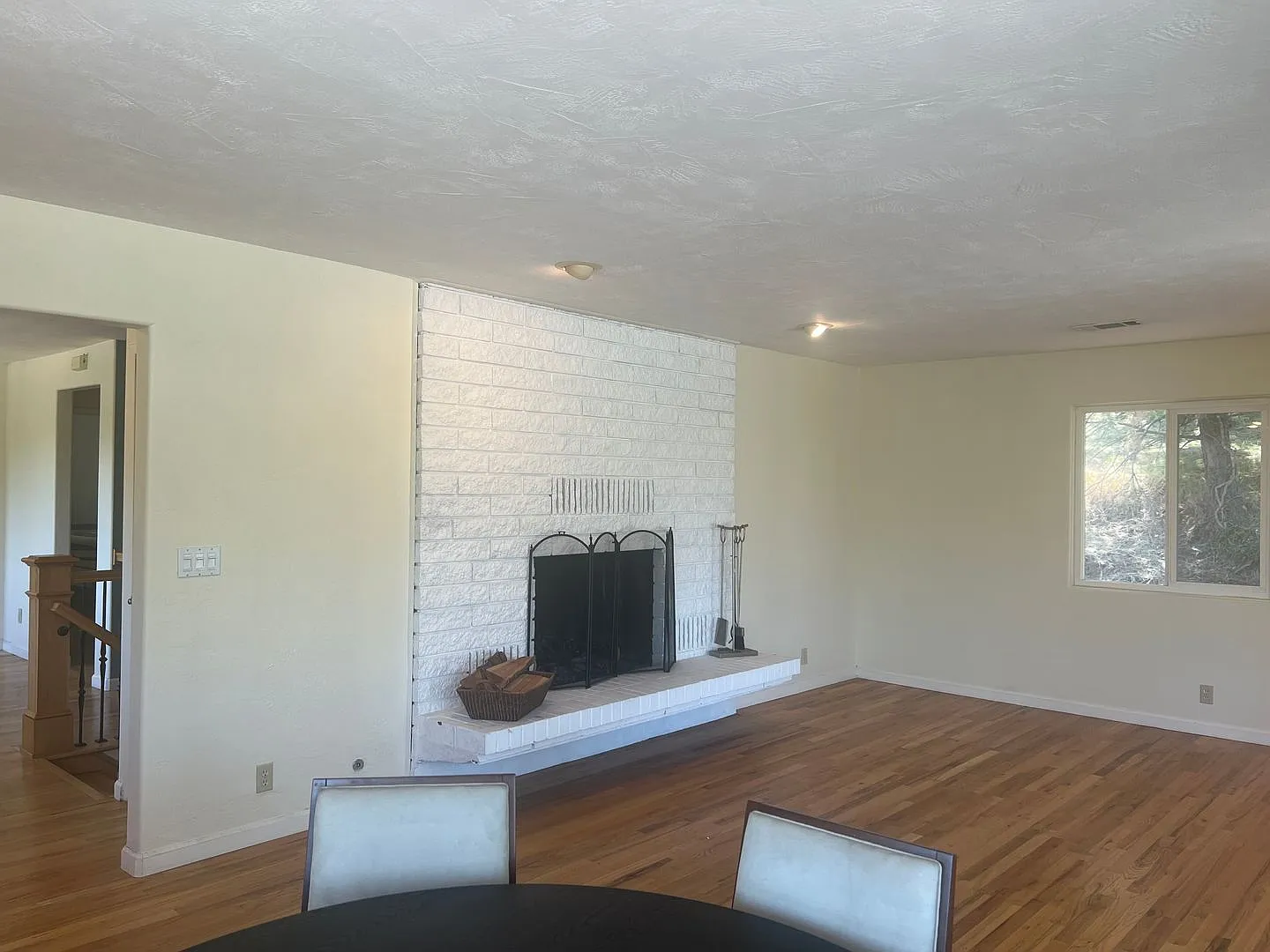 Available Now! 3 bedroom Home with Large Deck & View — Photo 4