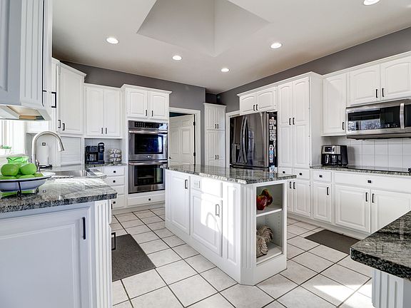 4th image of 1117 Melody Hls