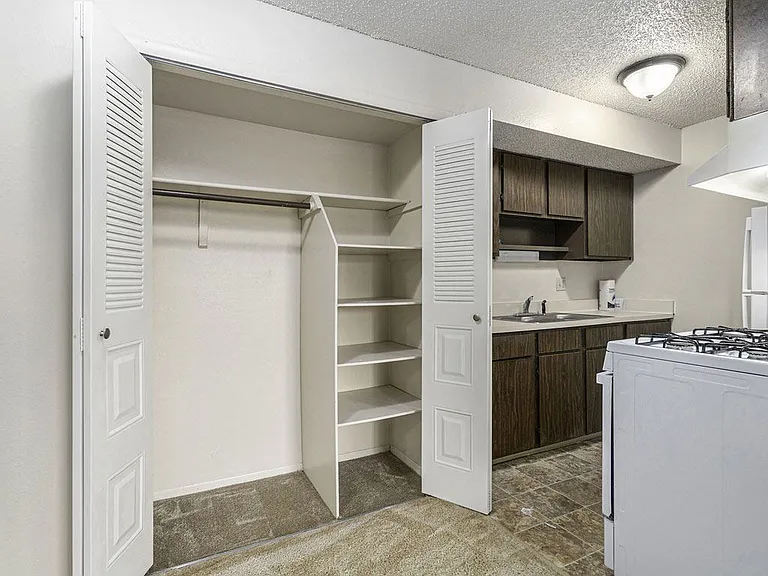 Normandy Village Apartments — Photo 43
