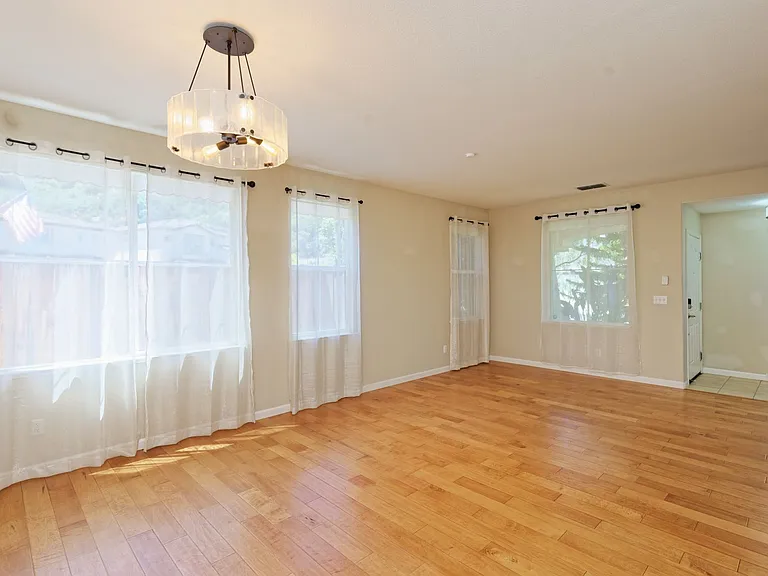 1012 Trailside Dr — Photo 8