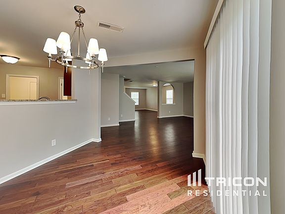 4th image of 194 Wolf Creek Ln